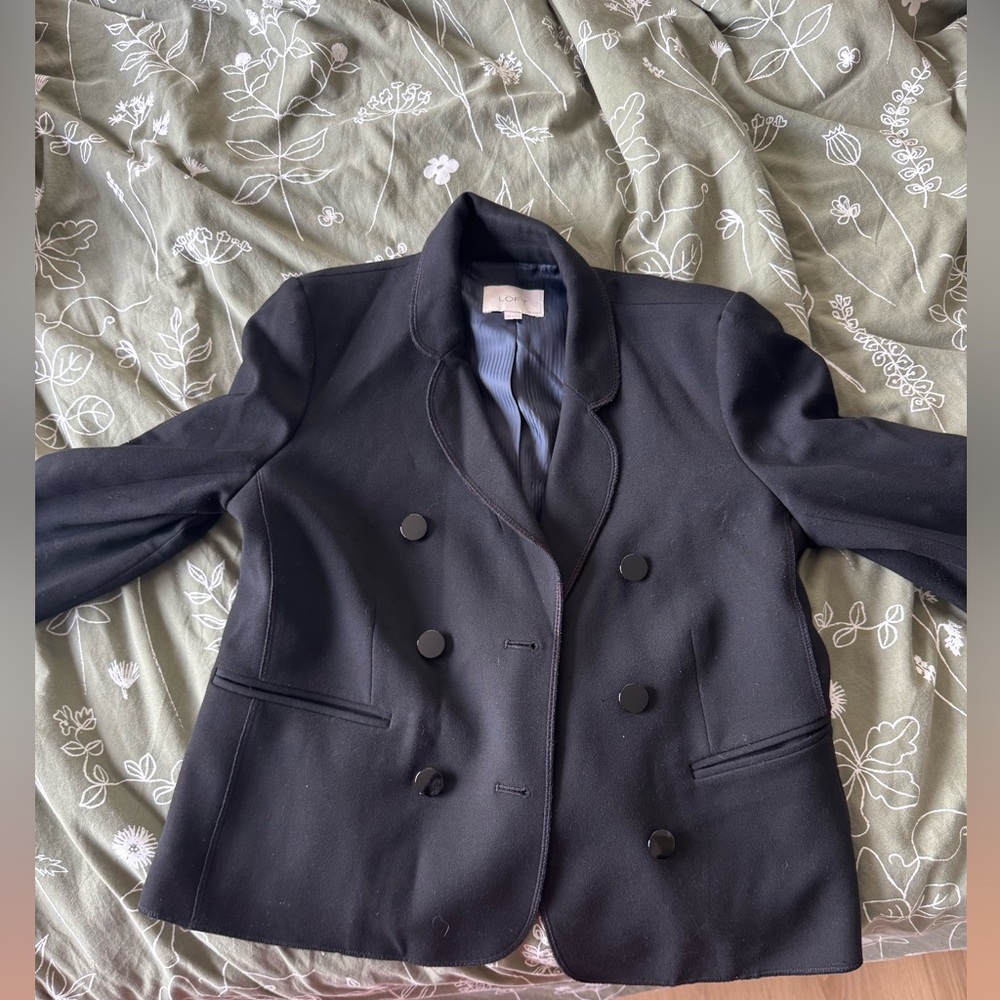 Black cropped Ann Taylor LOFT suit jacket.